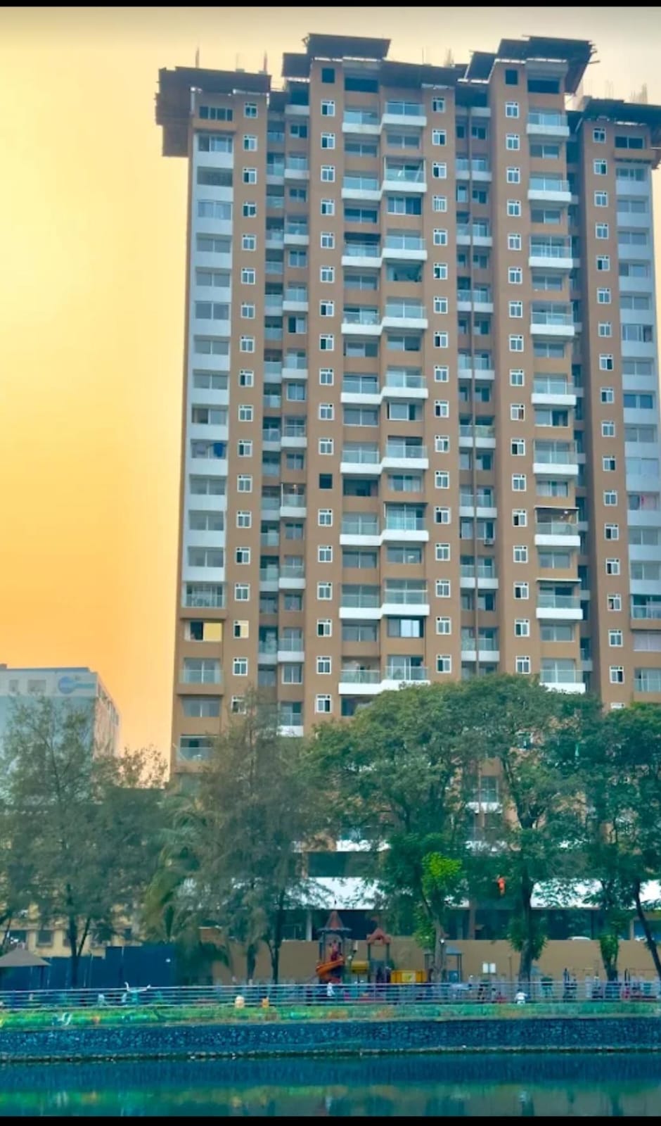 Parth Lake View, Airoli – 2 & 3 BHK flats Starting @ ₹1.50 Cr