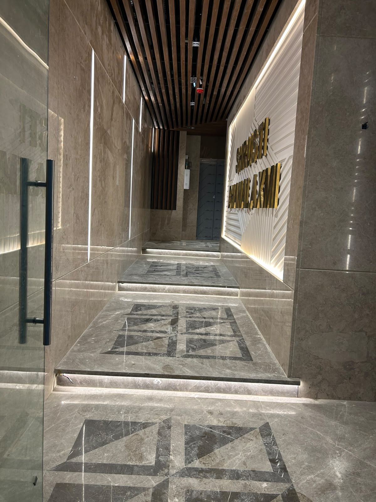 Dhanlaxmi Chambers, Thane - Commercial Office for Rent Starting @ ₹50K/Month