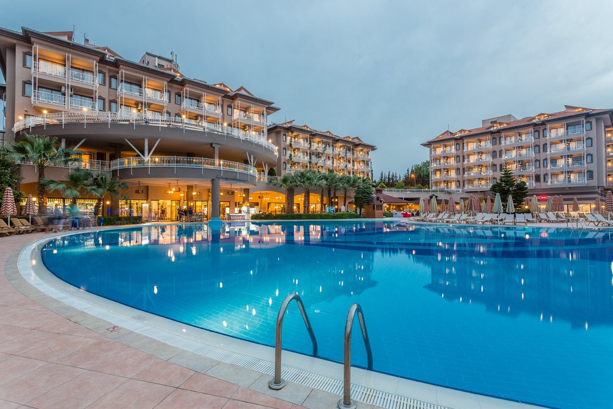 Presidence Marina, Mazgaon – Premium 1 & 2 BHK Sea View Flat @ ₹1.48 Cr**