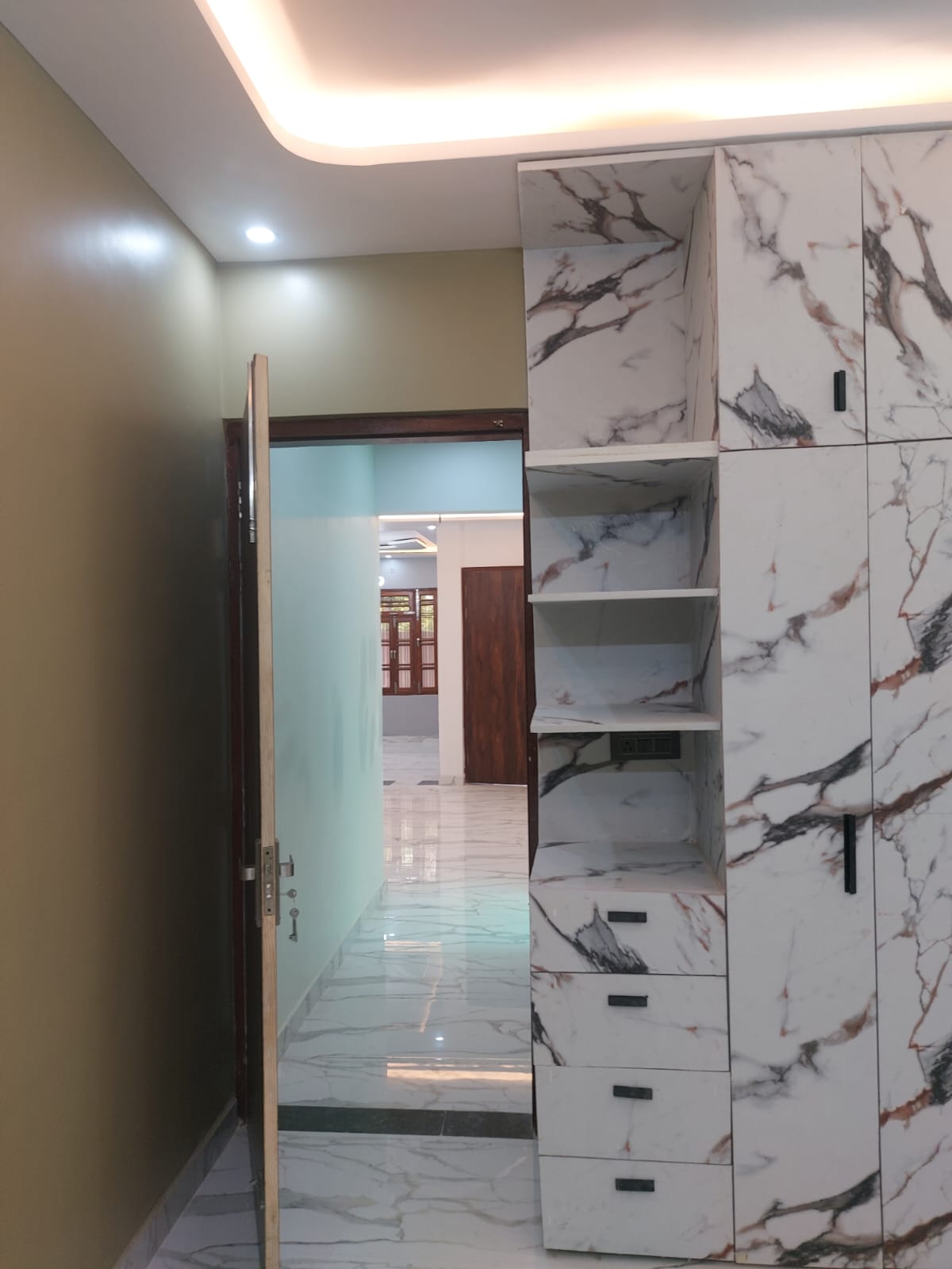 2BHK row house for resale in Jankipuram Vistar at ₹85 lac