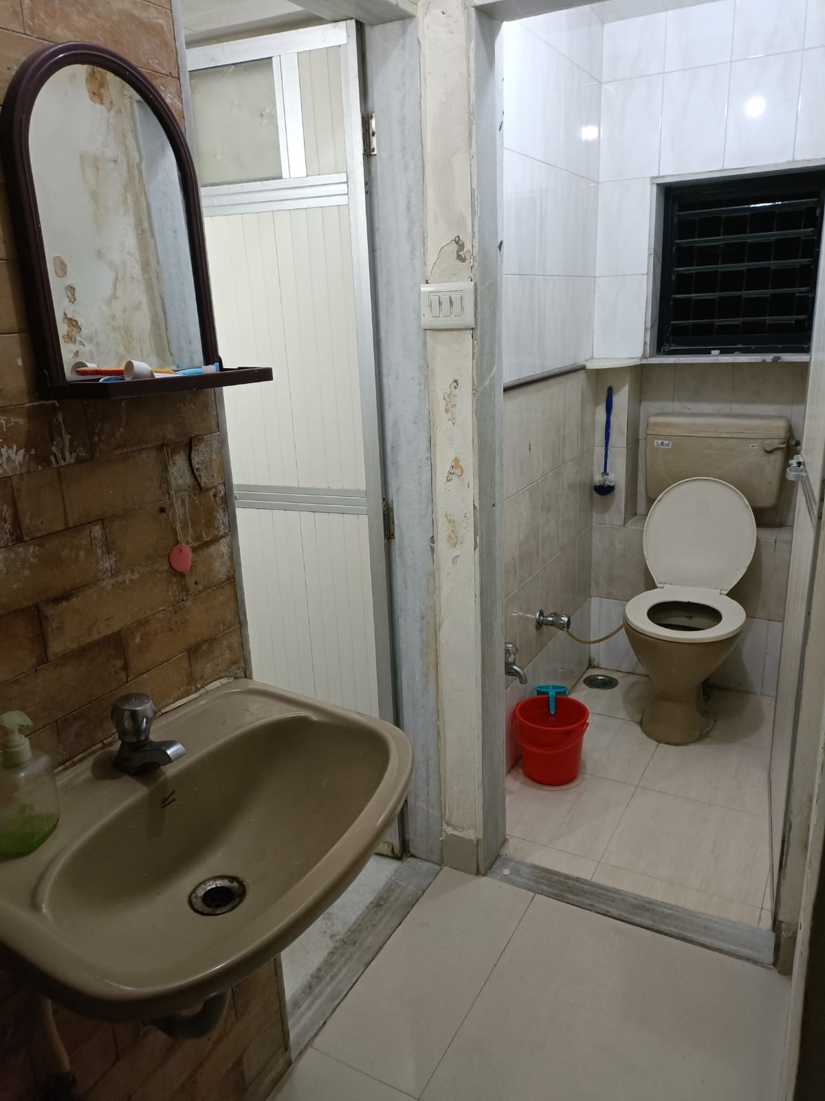 Shivneri CHS, Andheri - 2 BHK Flat Starting @ ₹1.35Cr*